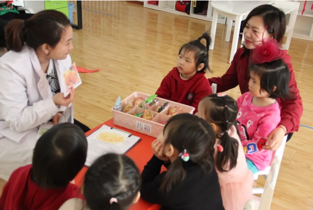 食品安全教育走进力迈中美新疆乌鲁木齐国际幼儿园