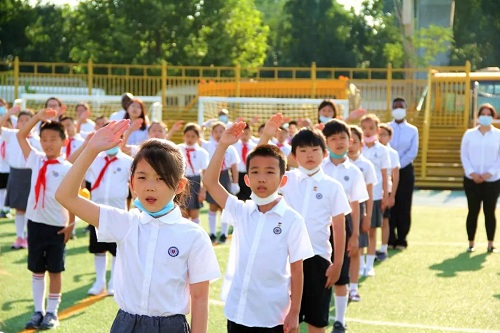 带着星星点点的光，去开启九月的惊喜|北京市力迈中美学校2～4年级学生开学典礼(图6)